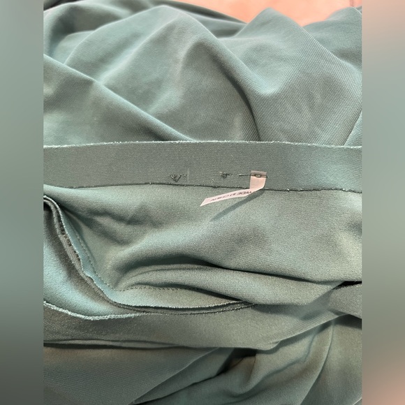 Norma Kamali Women's Green Long Sleeve Diana Gown - Picture 11 of 15